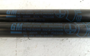 Opel Corsa B Bj. 1998 Satz Gasdruckd&auml;mpfer Heckklappe 90481270